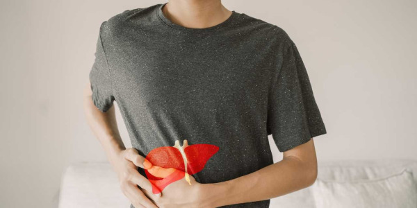 Depurare il fegato velocemente: cosa mangiare e bere