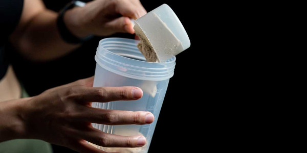 Creatina o proteine: differenze e quale scegliere per la massa