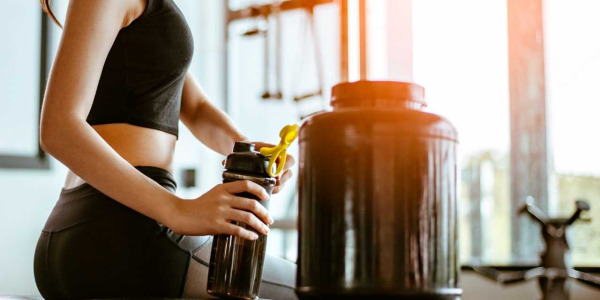 Creatina e proteine insieme prima o dopo allenamento: quando assumerle