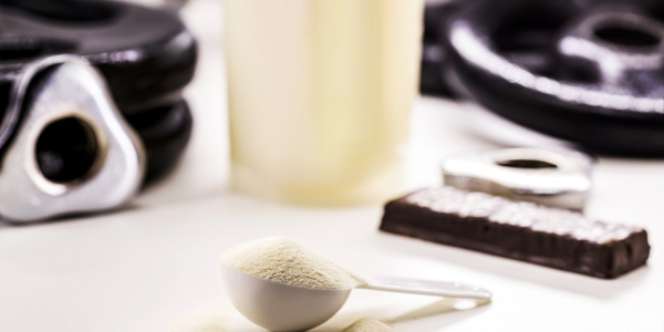 Cos'è la caseina? Dove si trova, alimenti senza ed effetti collaterali