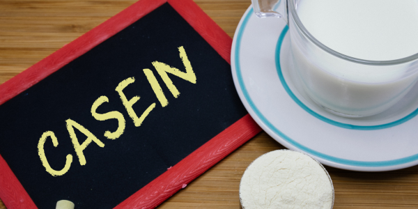 La caseina fa male? Effetti collaterali, impatto sull'intestino e cosa mangiare per evitarla