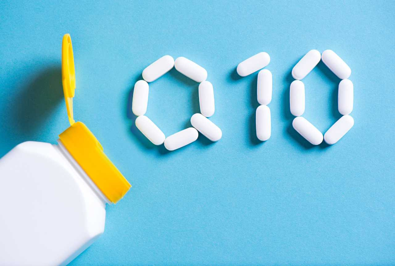 Carenza coenzima Q10 sintomi: guida a benefici e rimedi